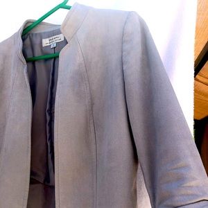 Tahari gray suede cropped jacket Size 10
